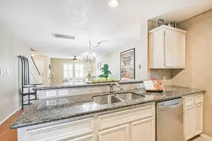 718 Redwing Pl Dr, Houston, TX 77009 - Photo 16