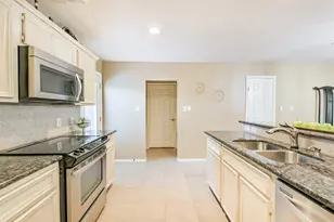 718 Redwing Pl Dr, Houston, TX 77009 - Photo 14