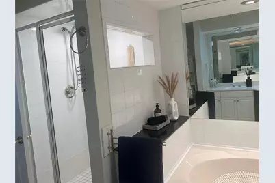 7347 Regency Square Court #7347, Houston, TX 77036 - Photo 6