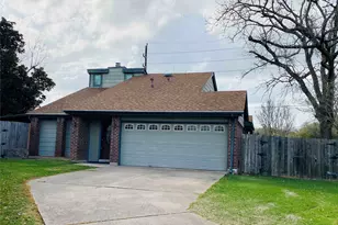 2001 Highland Hills Dr, Sugar Land, TX 77478 - Photo 2