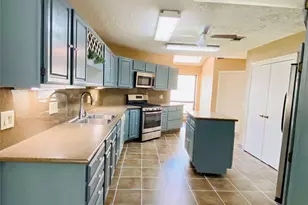 2001 Highland Hills Dr, Sugar Land, TX 77478 - Photo 8