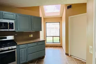 2001 Highland Hills Dr, Sugar Land, TX 77478 - Photo 10