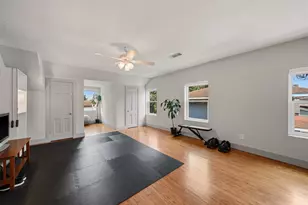 4374 Harvest Ln, Houston, TX 77004 - Photo 38