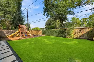 1554 Sue Barnett Dr, Houston, TX 77018 - Photo 32