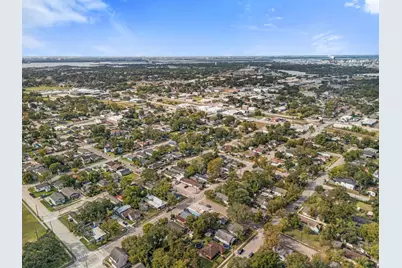 222 E James Street, Baytown, TX 77520 - Photo 10