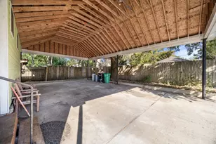 222 E James St, Baytown, TX 77520 - Photo 4