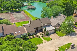 200 Old Bridge Lake, Houston, TX 77069 - Photo 2