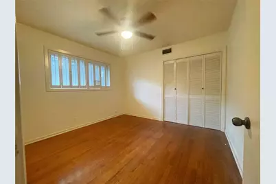 9655 Meadowcroft Drive, Houston, TX 77063 - Photo 12