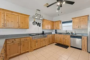 2416 Hwy 87, Gilchrist, TX 77617 - Photo 10