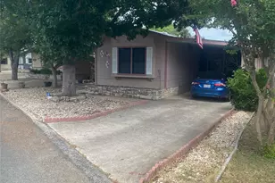 55 Maple Rd S, Kerrville, TX 78028 - Photo 2