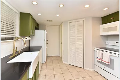 8409 Bayou Pine Court, Houston, TX 77040 - Photo 12