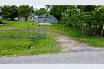 400 Dreamland Avenue, Crosby, TX 77532 - Photo 1