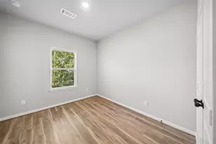 800 N Thompson St, Conroe, TX 77301 - Photo 16