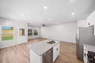 800 N Thompson St, Conroe, TX 77301 - Photo 8