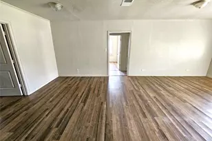 806 17th Ave N, Texas City, TX 77590 - Photo 2