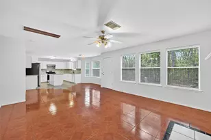 8366 Golf Green Cir, Houston, TX 77036 - Photo 12