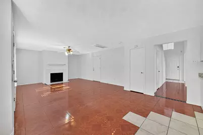 8366 Golf Green Circle, Houston, TX 77036 - Photo 10