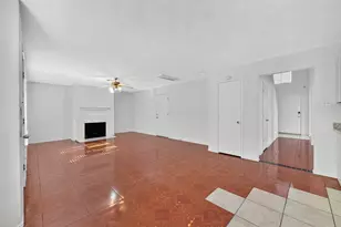 8366 Golf Green Cir, Houston, TX 77036 - Photo 10