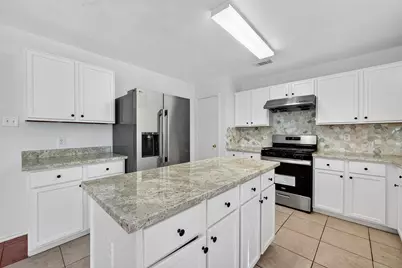 8366 Golf Green Circle, Houston, TX 77036 - Photo 14