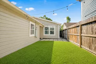 829 E 27th St, Houston, TX 77009 - Photo 32