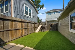 829 E 27th St, Houston, TX 77009 - Photo 2