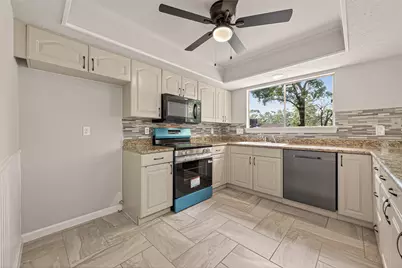 2923 Royal Glen Drive, Houston, TX 77339 - Photo 16