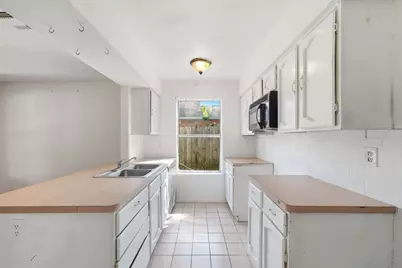 16957 Glen Eagle Drive, Conroe, TX 77385 - Photo 10