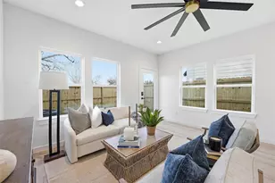 528 N 4th St, La Porte, TX 77571 - Photo 8
