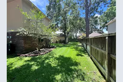 10923 Hickory Tree Court, Houston, TX 77065 - Photo 26