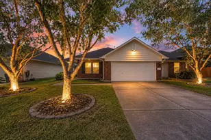 8011 Ginger Park Dr, Baytown, TX 77521 - Photo 1