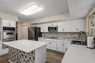 13022 Hollow Brook Dr, Houston, TX 77082 - Photo 12