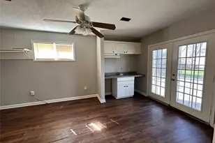 914 Elton St, Houston, TX 77034 - Photo 4