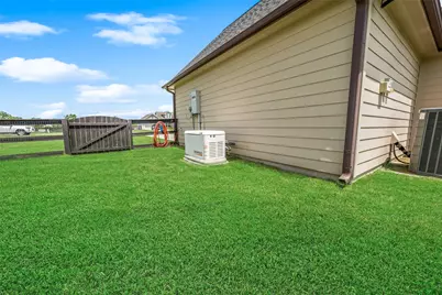 6811 Bayou Trail Drive, Alvin, TX 77511 - Photo 18