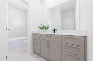 11925 N Hoa Sen Cir, Houston, TX 77072 - Photo 16