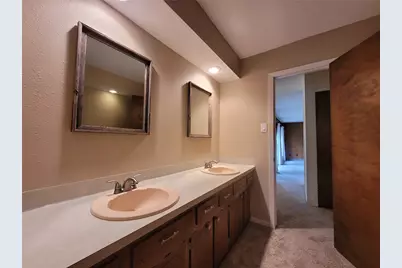 24 Greentree Lane, Conroe, TX 77304 - Photo 34