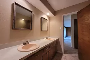 24 Greentree Ln, Conroe, TX 77304 - Photo 34