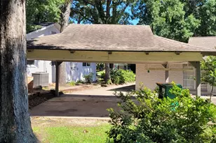 24 Greentree Ln, Conroe, TX 77304 - Photo 6