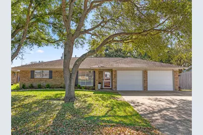 90 Live Oak, Van Vleck, TX 77482 - Photo 1