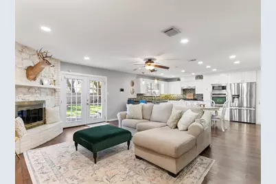 90 Live Oak, Van Vleck, TX 77482 - Photo 4