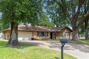 700 Barbara St, Tomball, TX 77375 - Photo 6