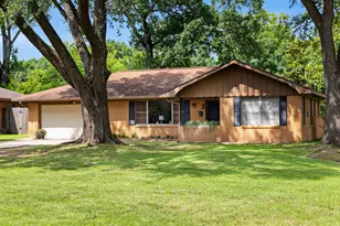 700 Barbara St, Tomball, TX 77375 - Photo 2