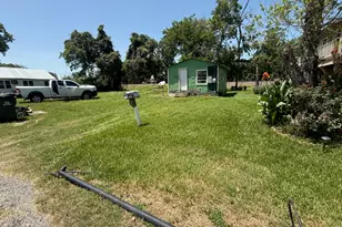1503 Sunset Dr, Columbus, TX 78934 - Photo 2