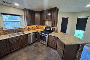 4514 Beechcraft St, Seabrook, TX 77586 - Photo 6