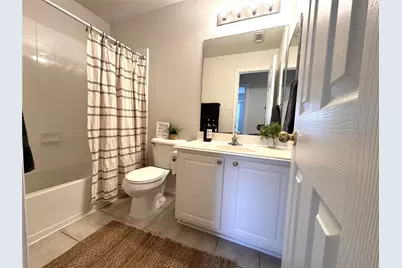 213 E Summerhaze Circle, The Woodlands, TX 77382 - Photo 20