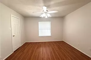 213 E Summerhaze Circle, The Woodlands, TX 77382 - Photo 18