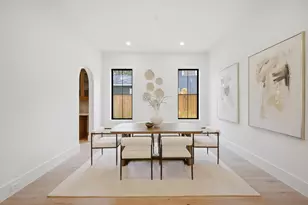 212 E 24th St, Houston, TX 77008 - Photo 2