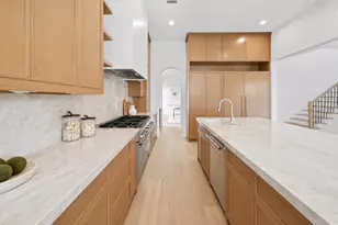 212 E 24th St, Houston, TX 77008 - Photo 6