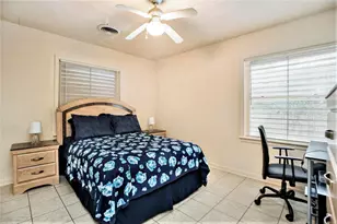 17 Manor Way, Galveston, TX 77550 - Photo 16