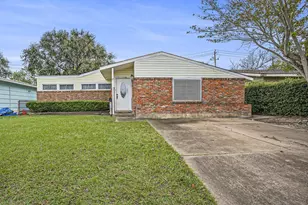 17 Manor Way, Galveston, TX 77550 - Photo 1