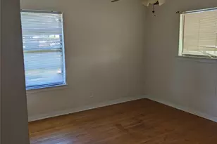 146 W Brenda St, Houston, TX 77076 - Photo 6